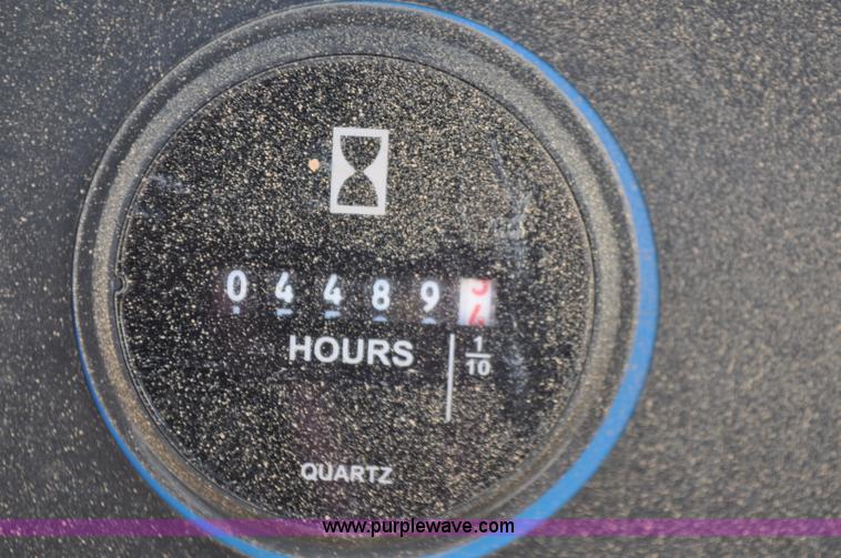 image for item F2371 2001 Genie S-40 boom lift