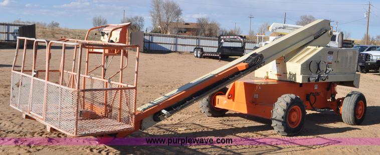 image for item F2372 1999 JLG 40H boom lift