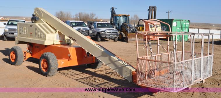 image for item F2372 1999 JLG 40H boom lift