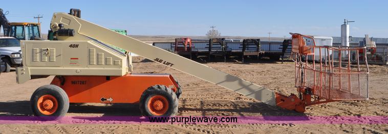 image for item F2372 1999 JLG 40H boom lift
