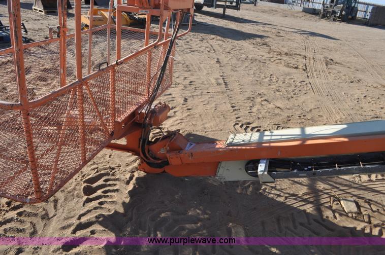 image for item F2372 1999 JLG 40H boom lift