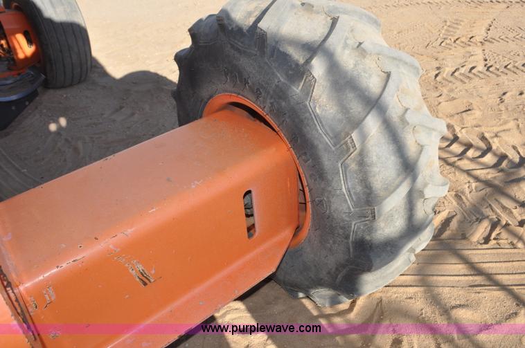 image for item F2372 1999 JLG 40H boom lift