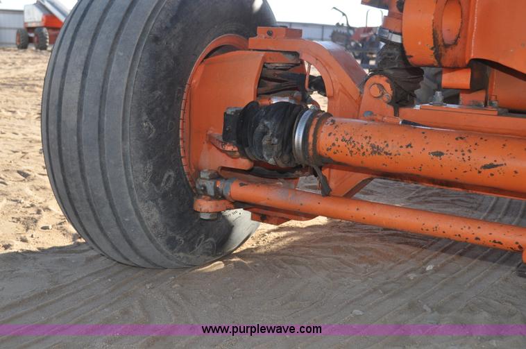 image for item F2372 1999 JLG 40H boom lift