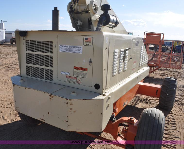 image for item F2372 1999 JLG 40H boom lift