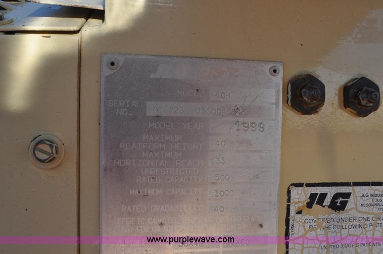 image for item F2372 1999 JLG 40H boom lift