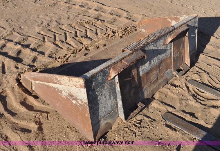 image for item F2373 Mustang MTL20 skid steer