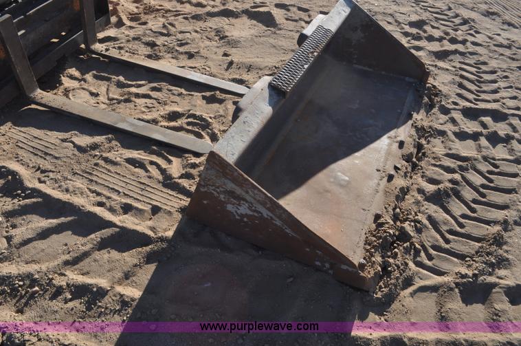 image for item F2373 Mustang MTL20 skid steer