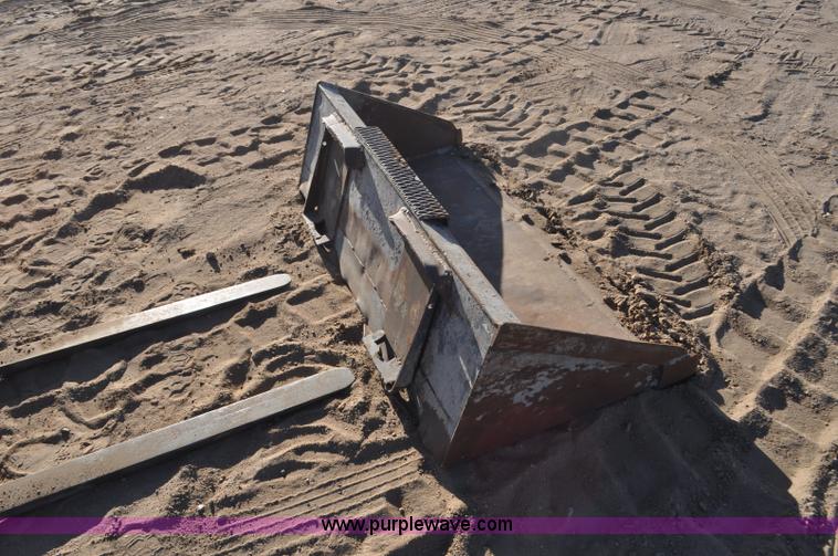 image for item F2373 Mustang MTL20 skid steer