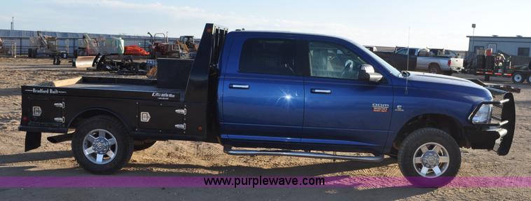 image for item F2375 2010 Dodge Ram 3500 Quad Cab flatbed truck