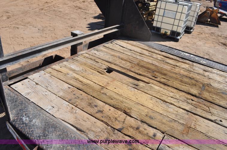 image for item F2385 2002 May GN equipment trailer