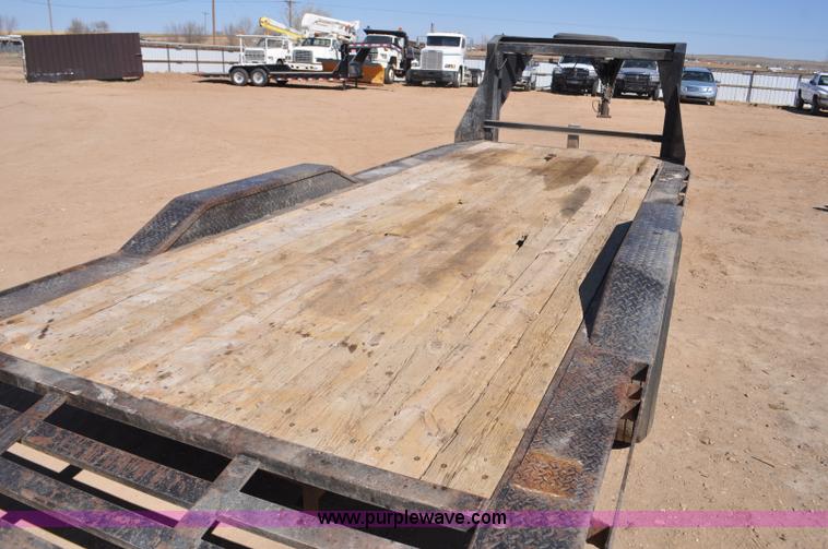 image for item F2385 2002 May GN equipment trailer