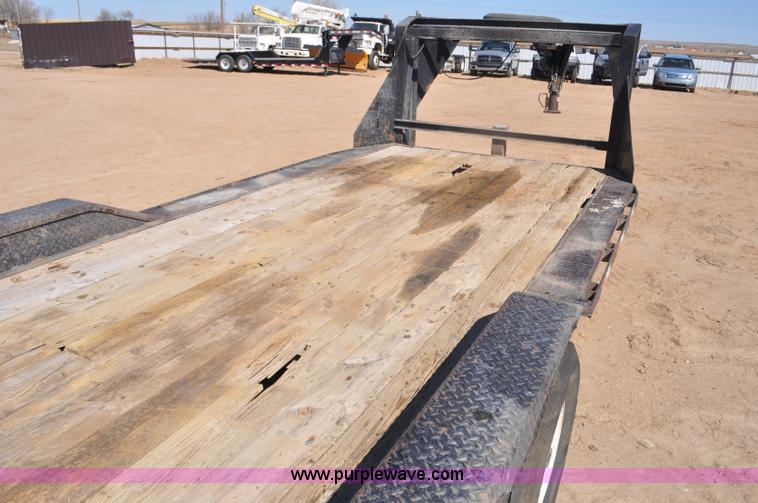 image for item F2385 2002 May GN equipment trailer