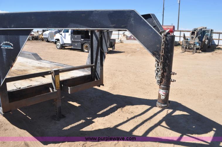 image for item F2385 2002 May GN equipment trailer