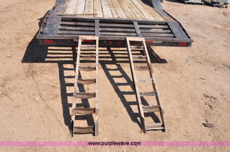 image for item F2385 2002 May GN equipment trailer