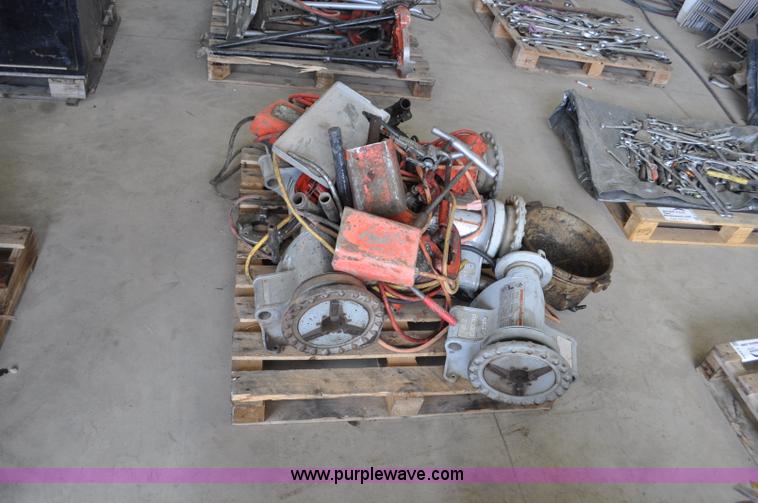 image for item F2442 (5) Rigid 300 power drive head with foot controls