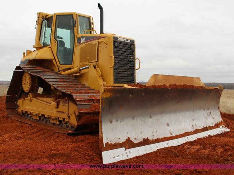 image for item F7563 2005 Caterpillar D6N LGP dozer