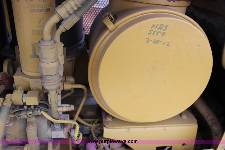 image for item F7563 2005 Caterpillar D6N LGP dozer