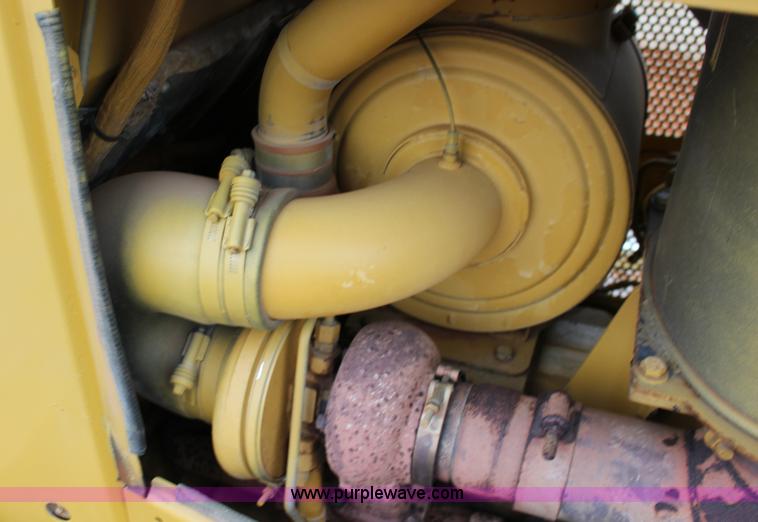 image for item F7563 2005 Caterpillar D6N LGP dozer