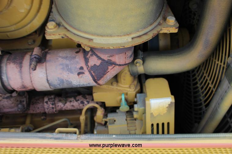 image for item F7563 2005 Caterpillar D6N LGP dozer