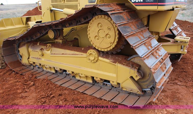 image for item F7563 2005 Caterpillar D6N LGP dozer
