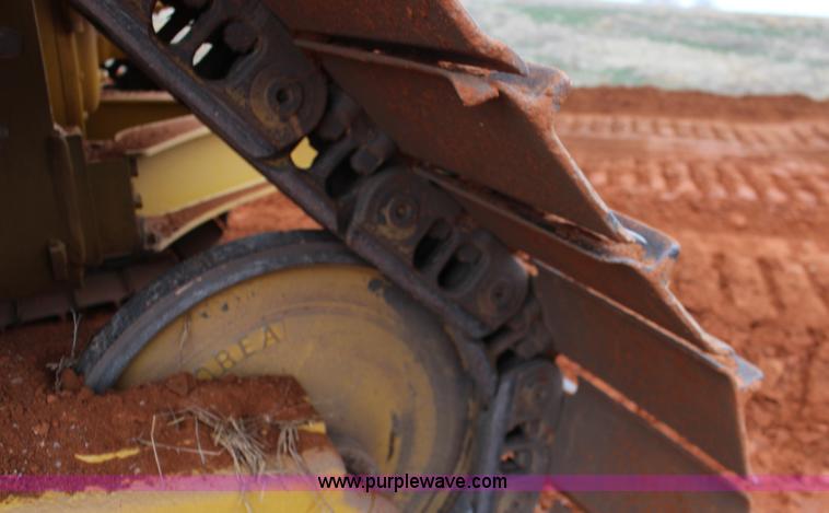 image for item F7563 2005 Caterpillar D6N LGP dozer