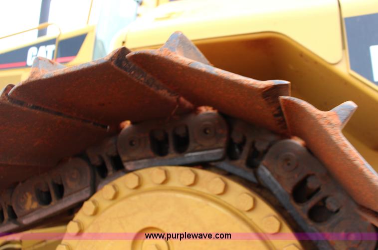 image for item F7563 2005 Caterpillar D6N LGP dozer