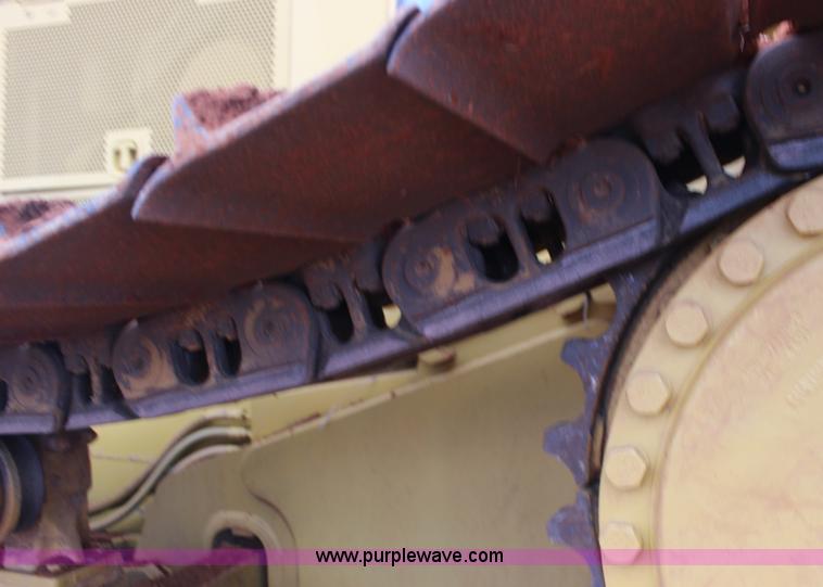 image for item F7563 2005 Caterpillar D6N LGP dozer