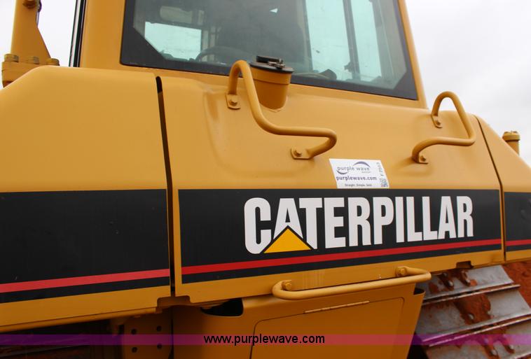 image for item F7563 2005 Caterpillar D6N LGP dozer