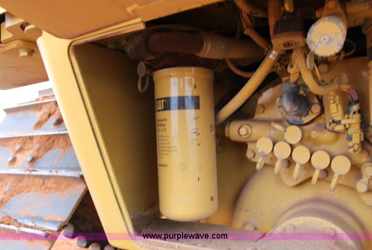 image for item F7563 2005 Caterpillar D6N LGP dozer