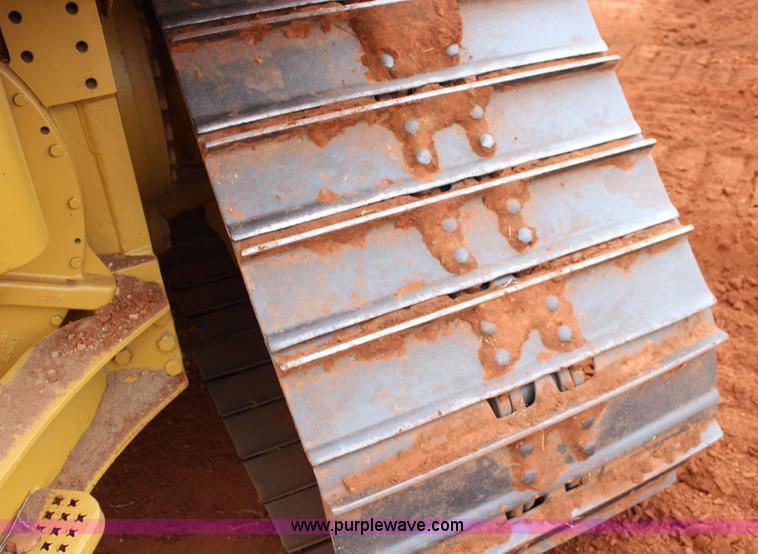 image for item F7563 2005 Caterpillar D6N LGP dozer