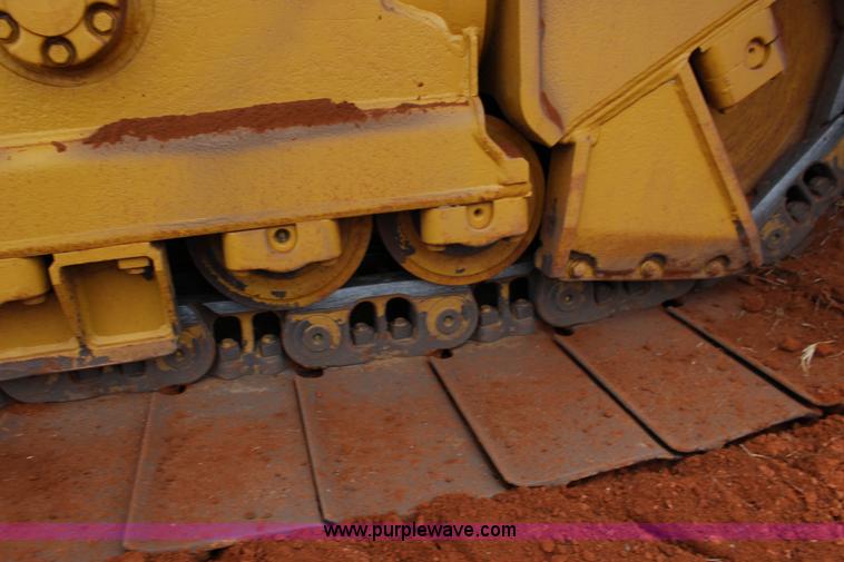 image for item F7563 2005 Caterpillar D6N LGP dozer