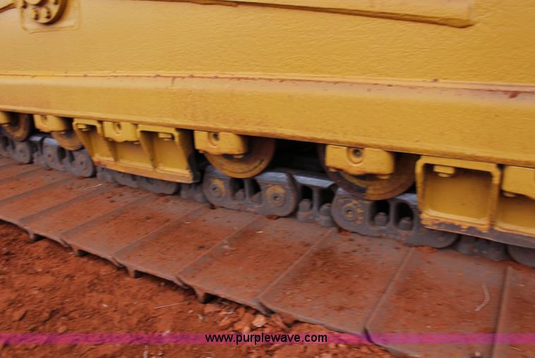image for item F7563 2005 Caterpillar D6N LGP dozer