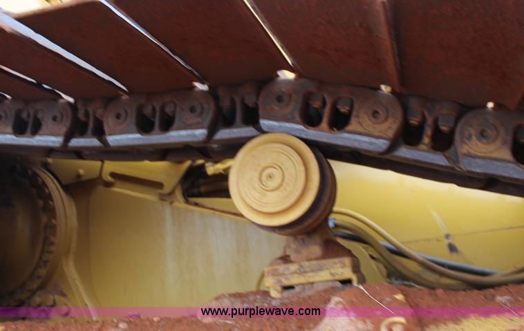 image for item F7563 2005 Caterpillar D6N LGP dozer