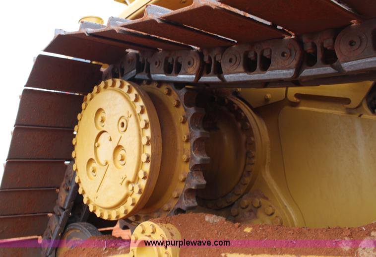 image for item F7563 2005 Caterpillar D6N LGP dozer