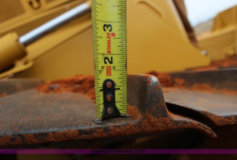 image for item F7563 2005 Caterpillar D6N LGP dozer