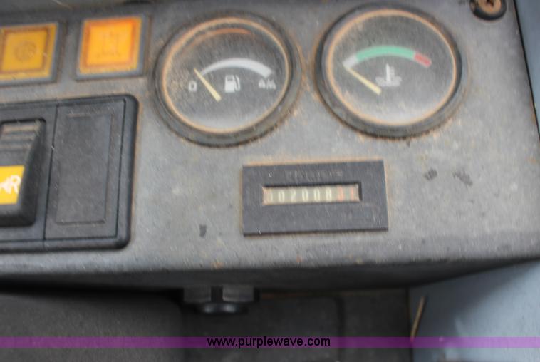 image for item F7568 2005 Terex HR18 compact excavator