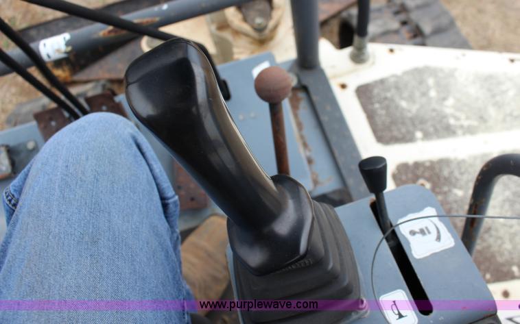 image for item F7568 2005 Terex HR18 compact excavator