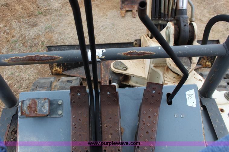 image for item F7568 2005 Terex HR18 compact excavator