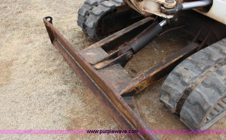 image for item F7568 2005 Terex HR18 compact excavator