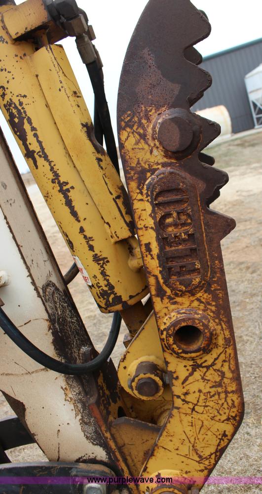 image for item F7568 2005 Terex HR18 compact excavator