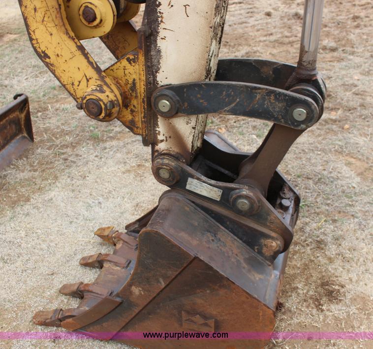 image for item F7568 2005 Terex HR18 compact excavator