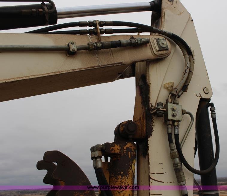 image for item F7568 2005 Terex HR18 compact excavator