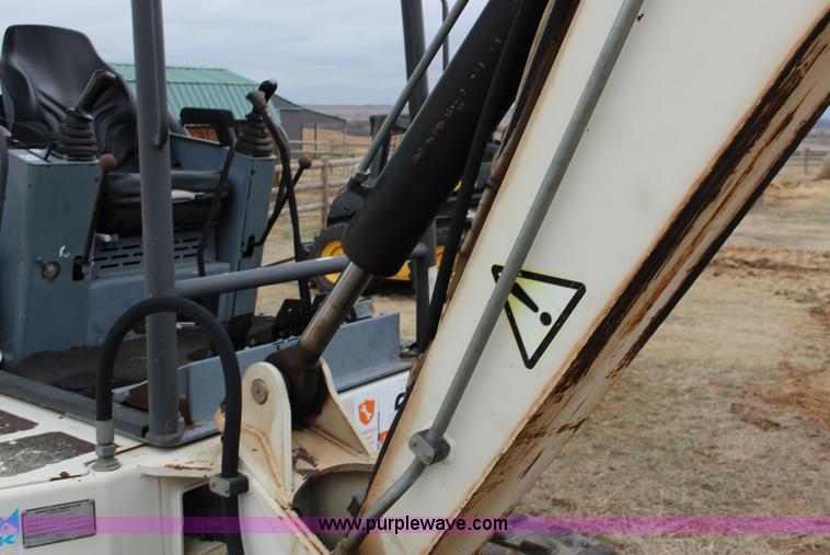 image for item F7568 2005 Terex HR18 compact excavator