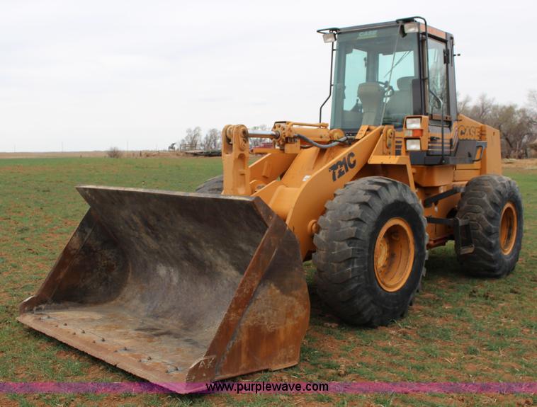 image for item F7569 2001 Case 721C wheel loader