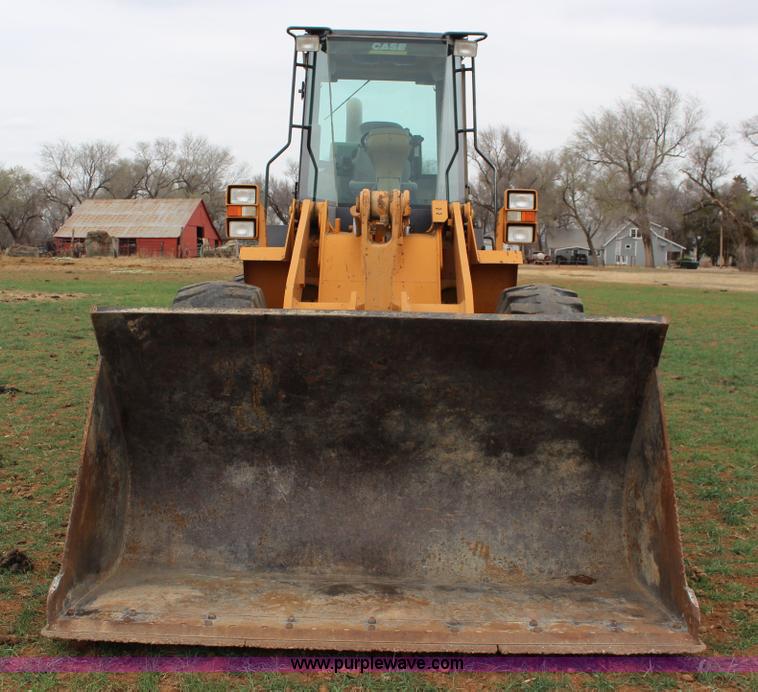 image for item F7569 2001 Case 721C wheel loader
