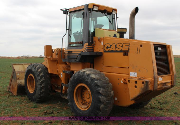 image for item F7569 2001 Case 721C wheel loader