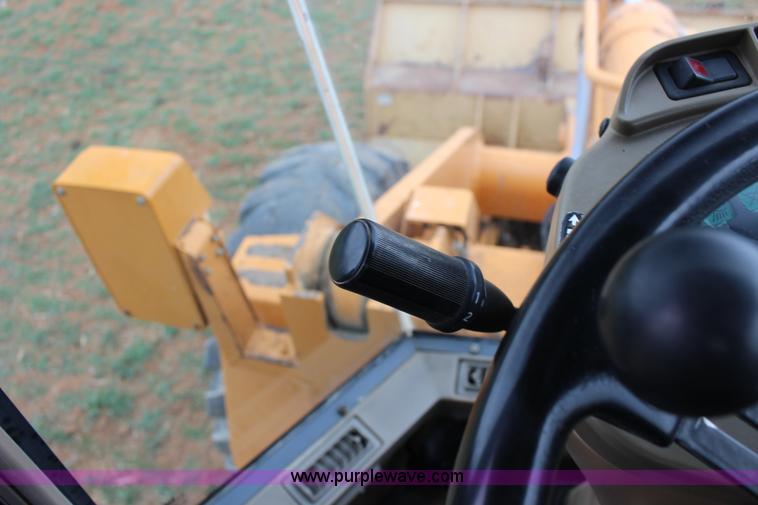 image for item F7569 2001 Case 721C wheel loader