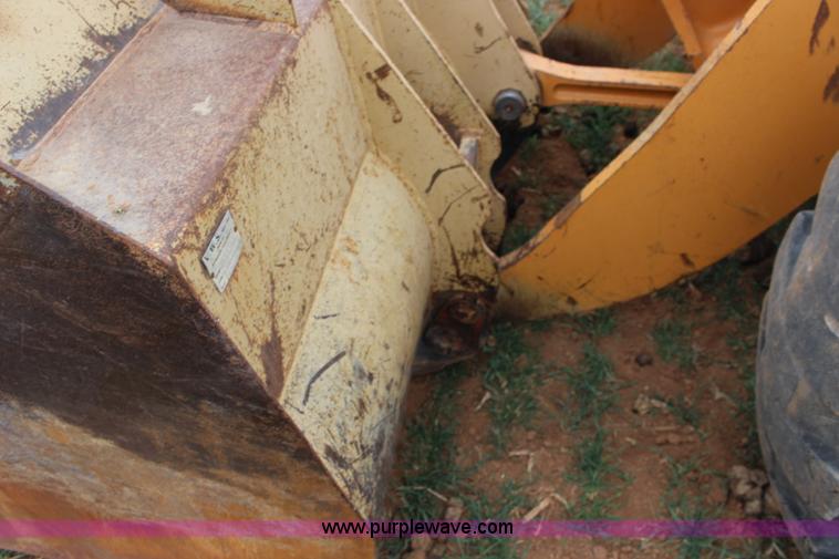 image for item F7569 2001 Case 721C wheel loader