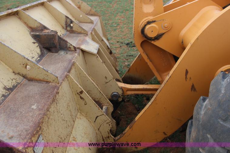 image for item F7569 2001 Case 721C wheel loader
