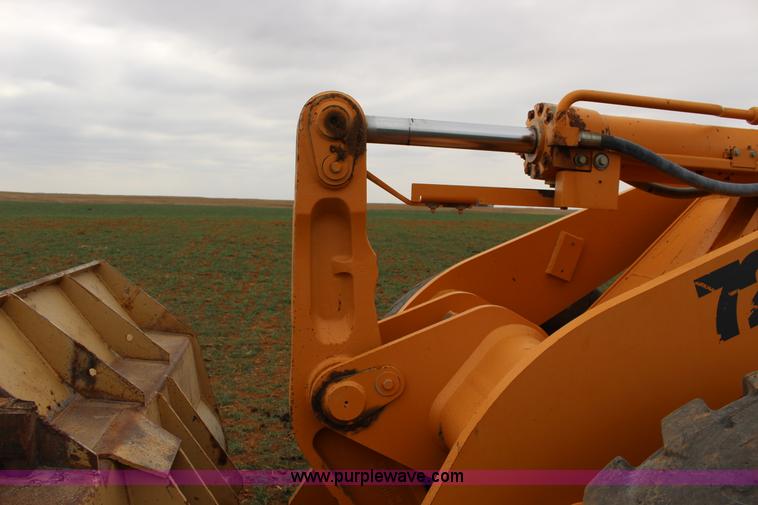 image for item F7569 2001 Case 721C wheel loader